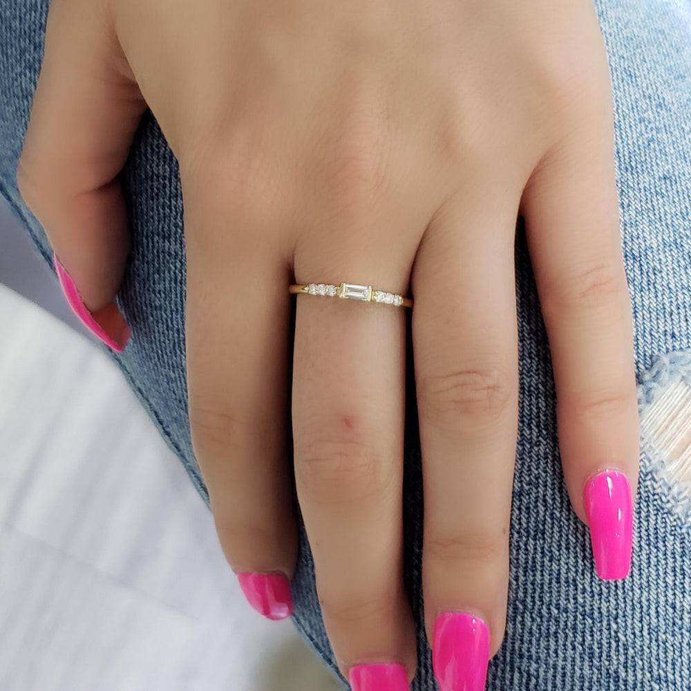 14k white baguette diamond ring